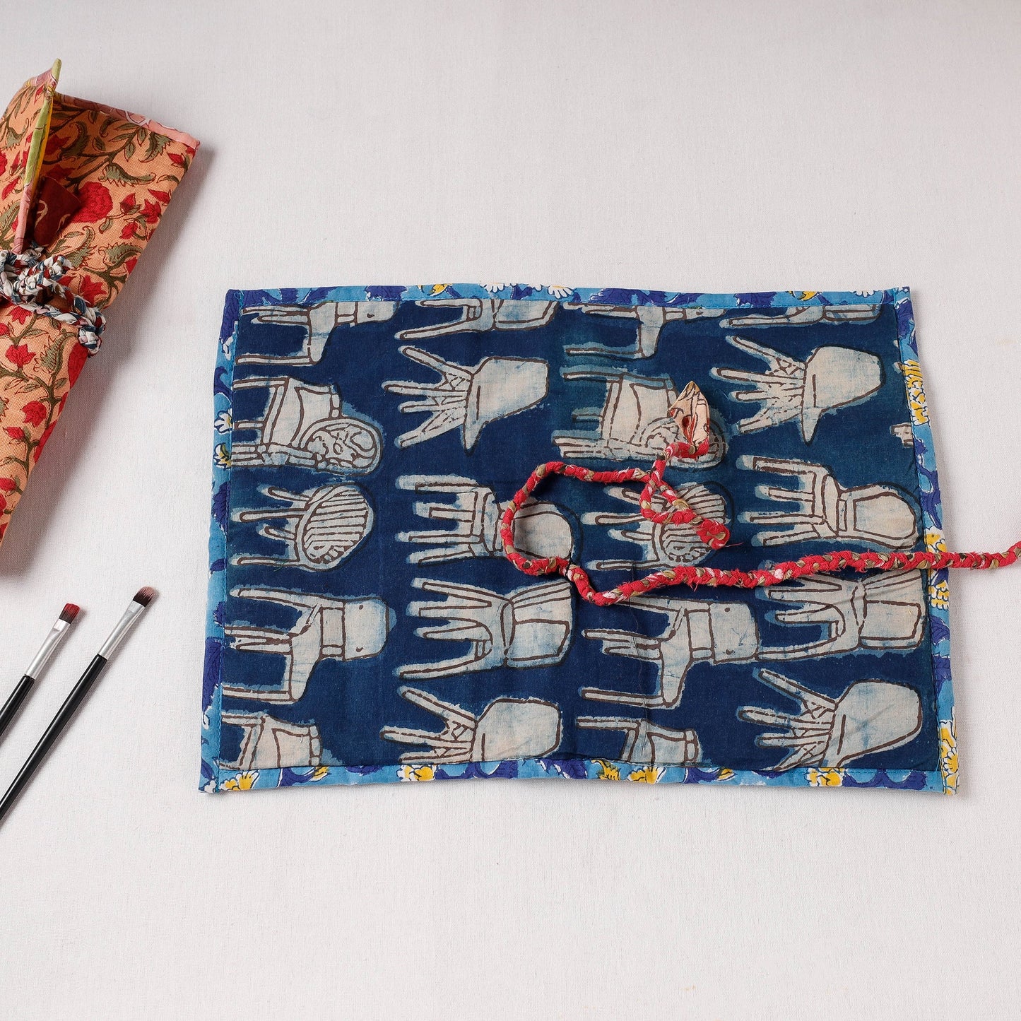  Multipurpose Segmented Storage Wrap PouchOnline 