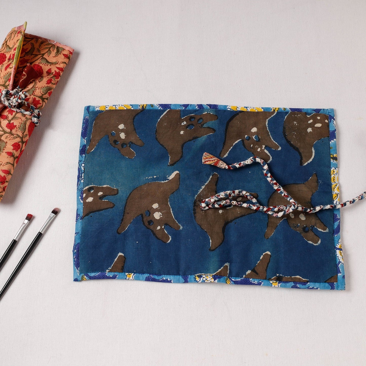  Multipurpose Segmented Storage Wrap PouchOnline 