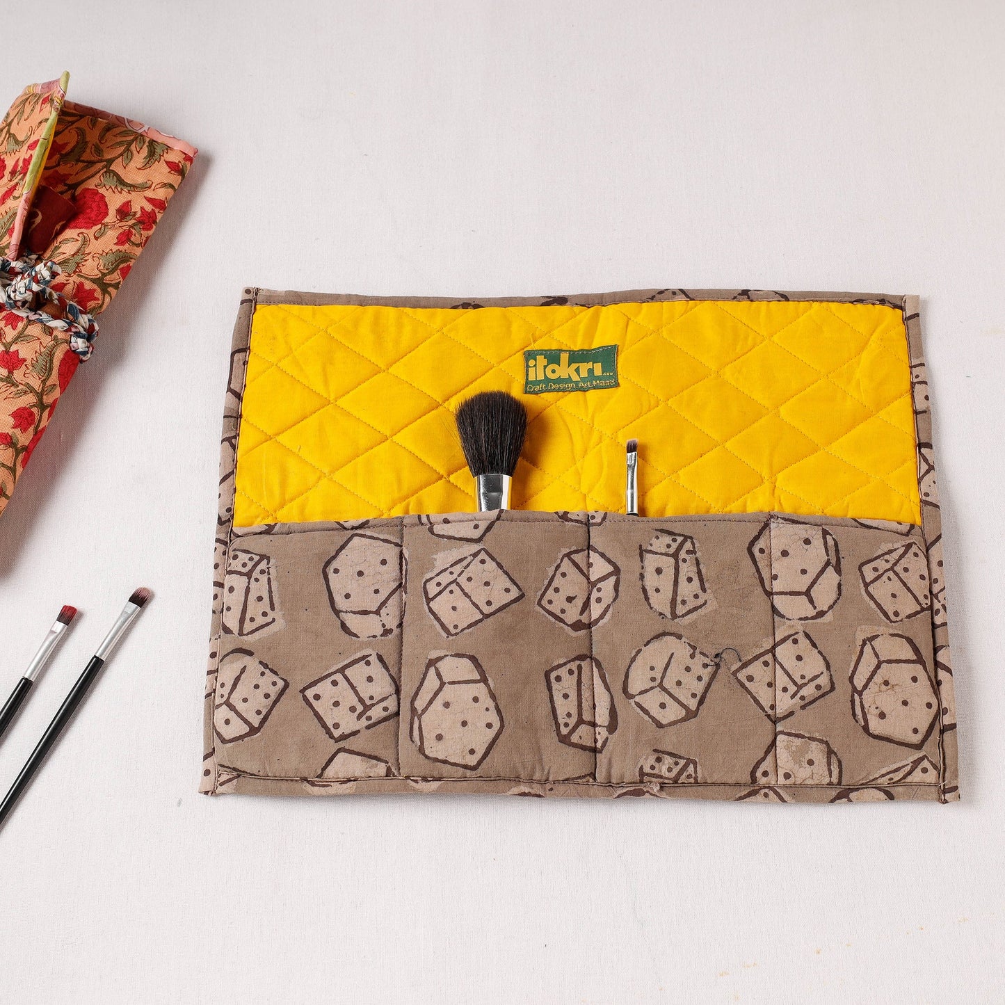  Multipurpose Segmented Storage Wrap PouchOnline 