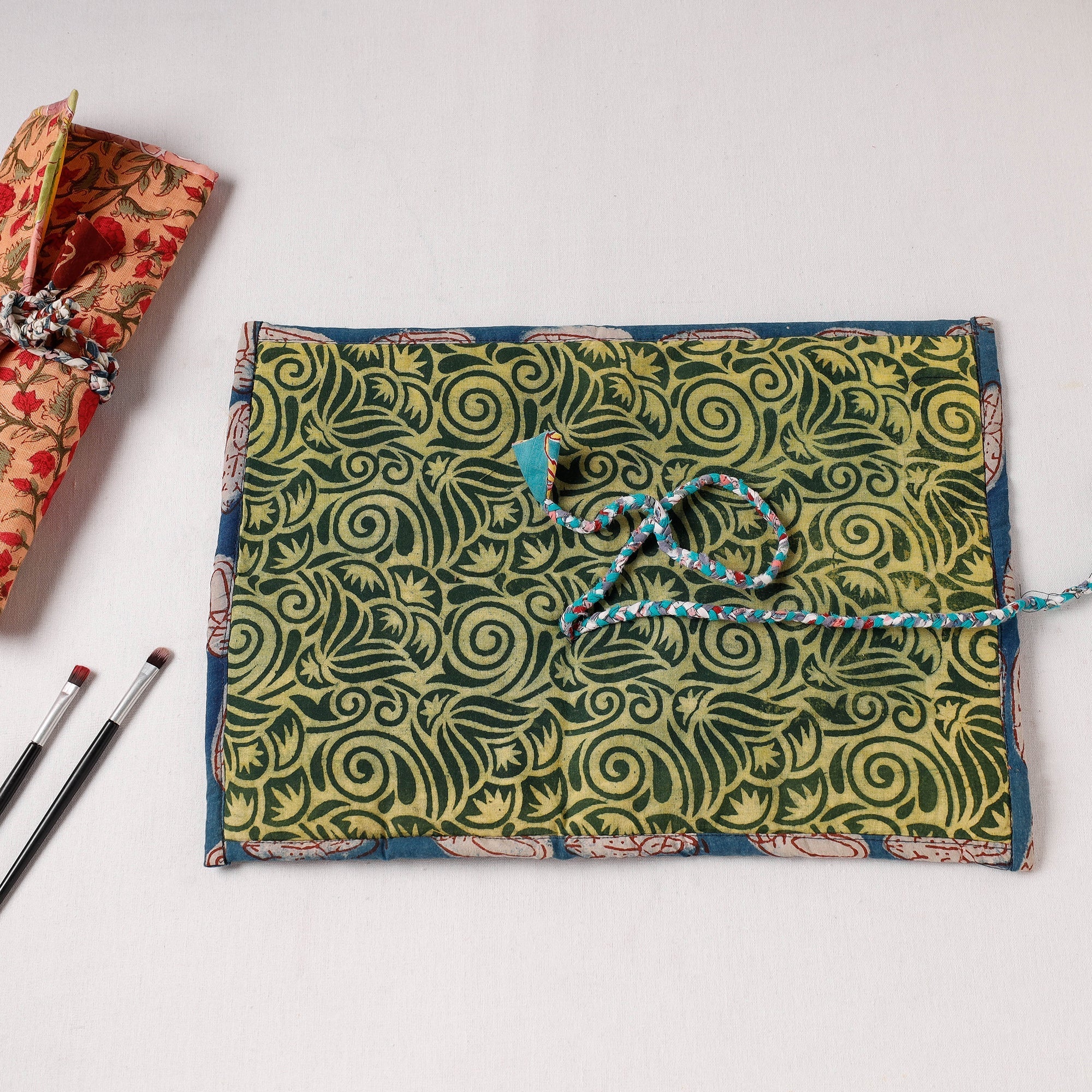  Multipurpose Segmented Storage Wrap PouchOnline 