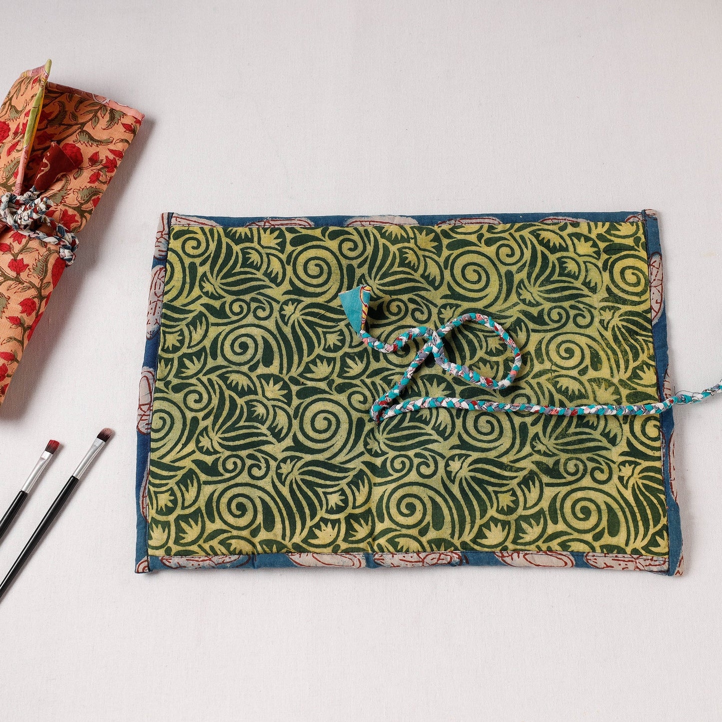  Multipurpose Segmented Storage Wrap PouchOnline 