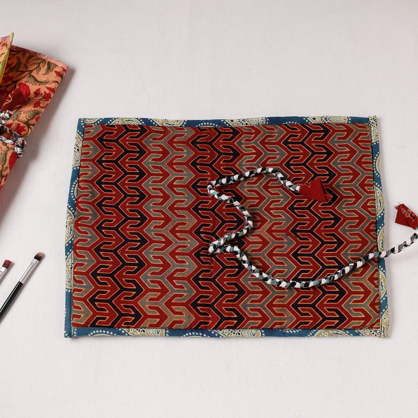  Multipurpose Segmented Storage Wrap PouchOnline 