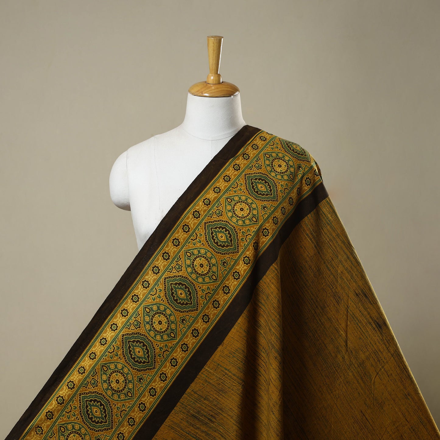 Natural dyed brush design cotton fabric 04 - handcrafted