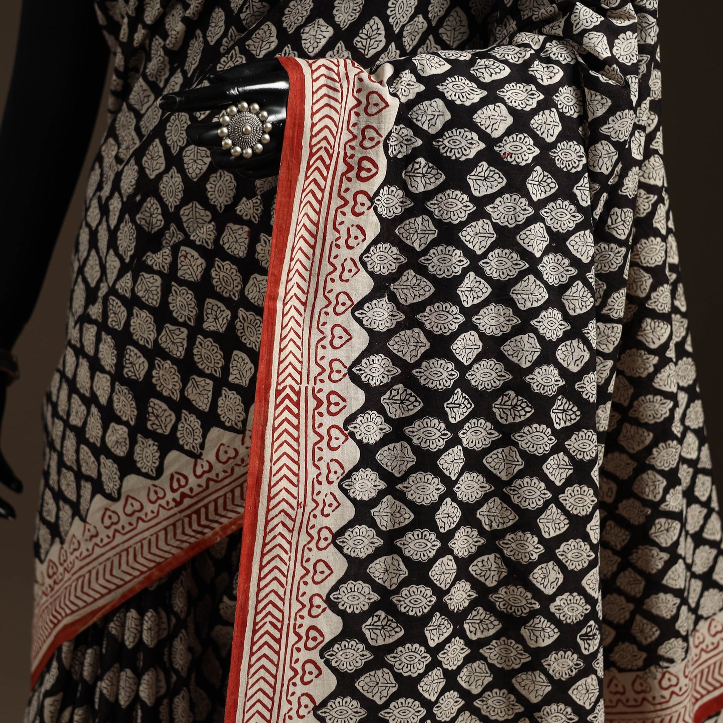 Natural dyed mul cotton hand bagru saree 10 - handcrafted