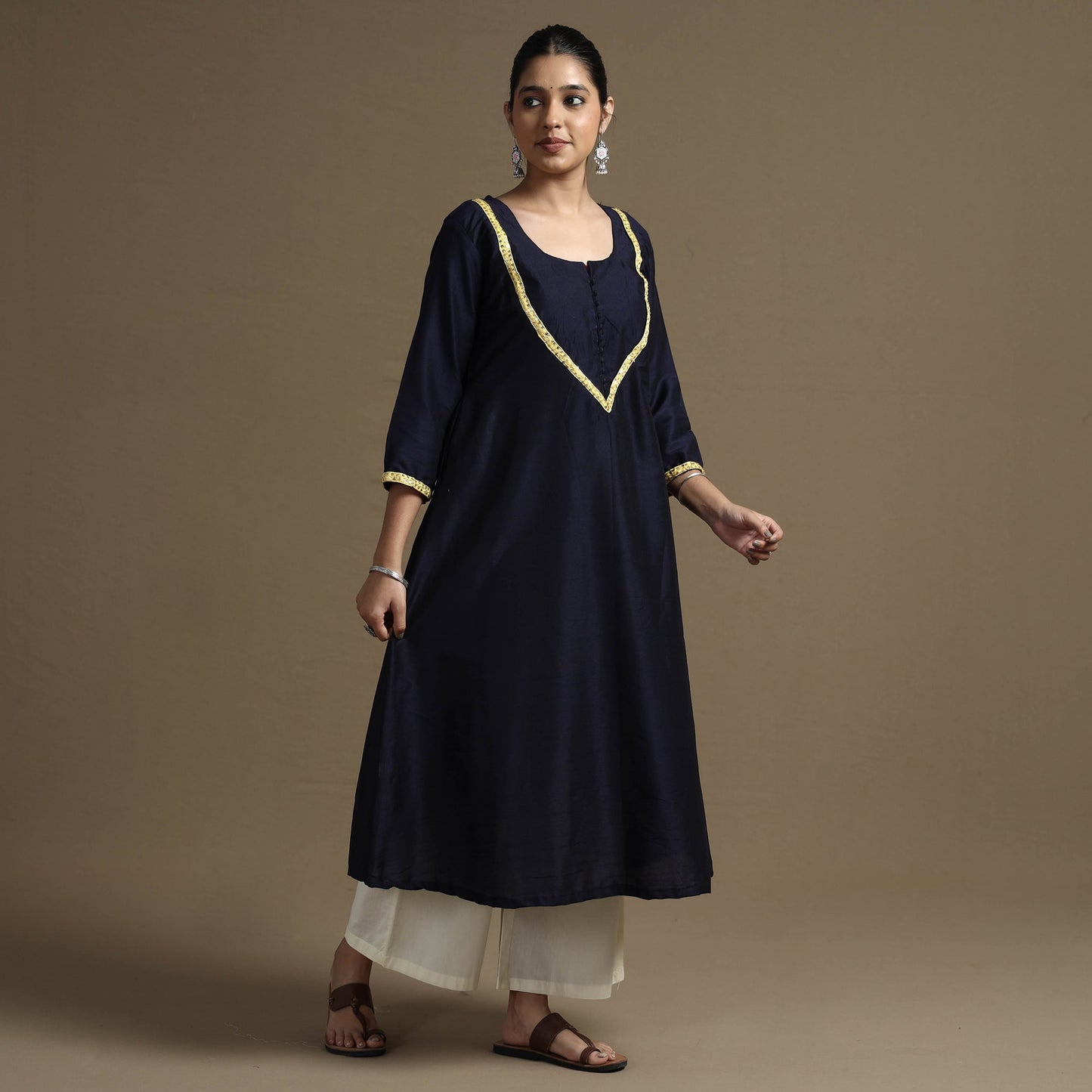 Buy Plain Solid Slub Silk Kurta with Beadwork Hand Embroidery Lace Online at iTokri.com