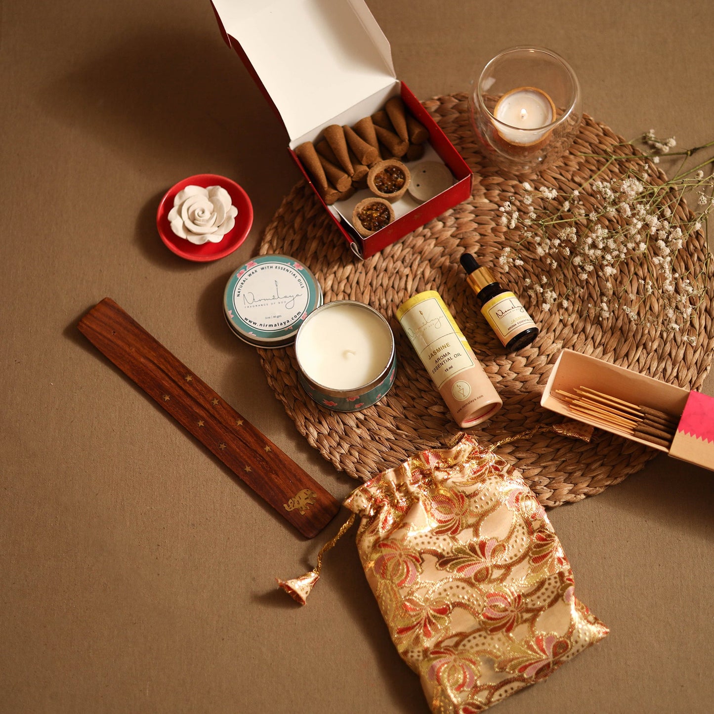 Nirmalaya christmas & new year special gift box 44