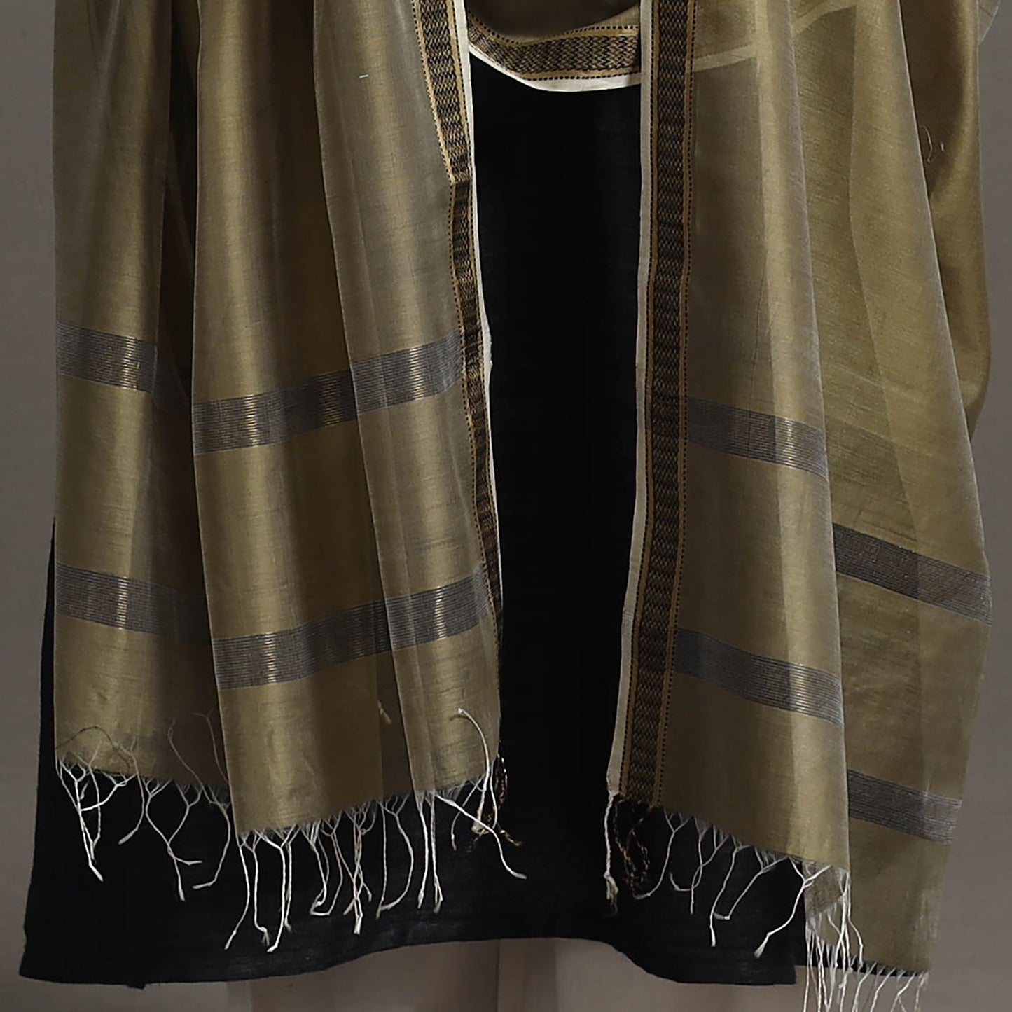 Olive Green Handloom Silk Cotton Zari Border Maheshwari Dupatta
