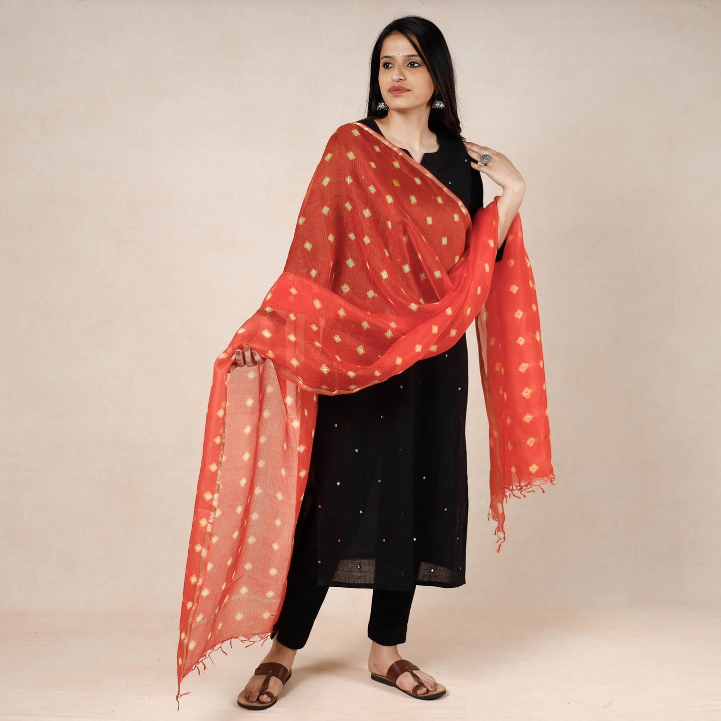  Bandhani Tie-Dye Kota Doria Silk Dupatta with Tassels Online at iTokri.com 