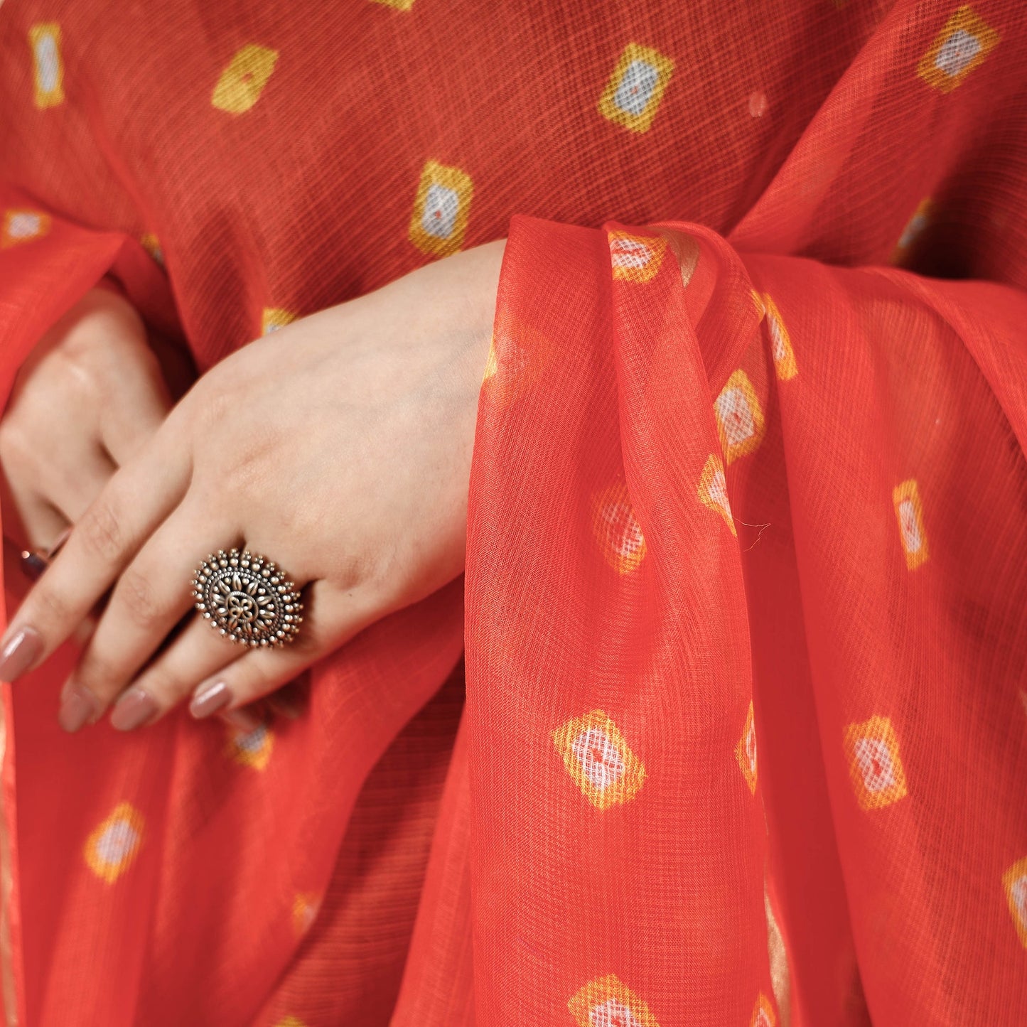  Bandhani Tie-Dye Kota Doria Silk Dupatta with Tassels Online at iTokri.com 