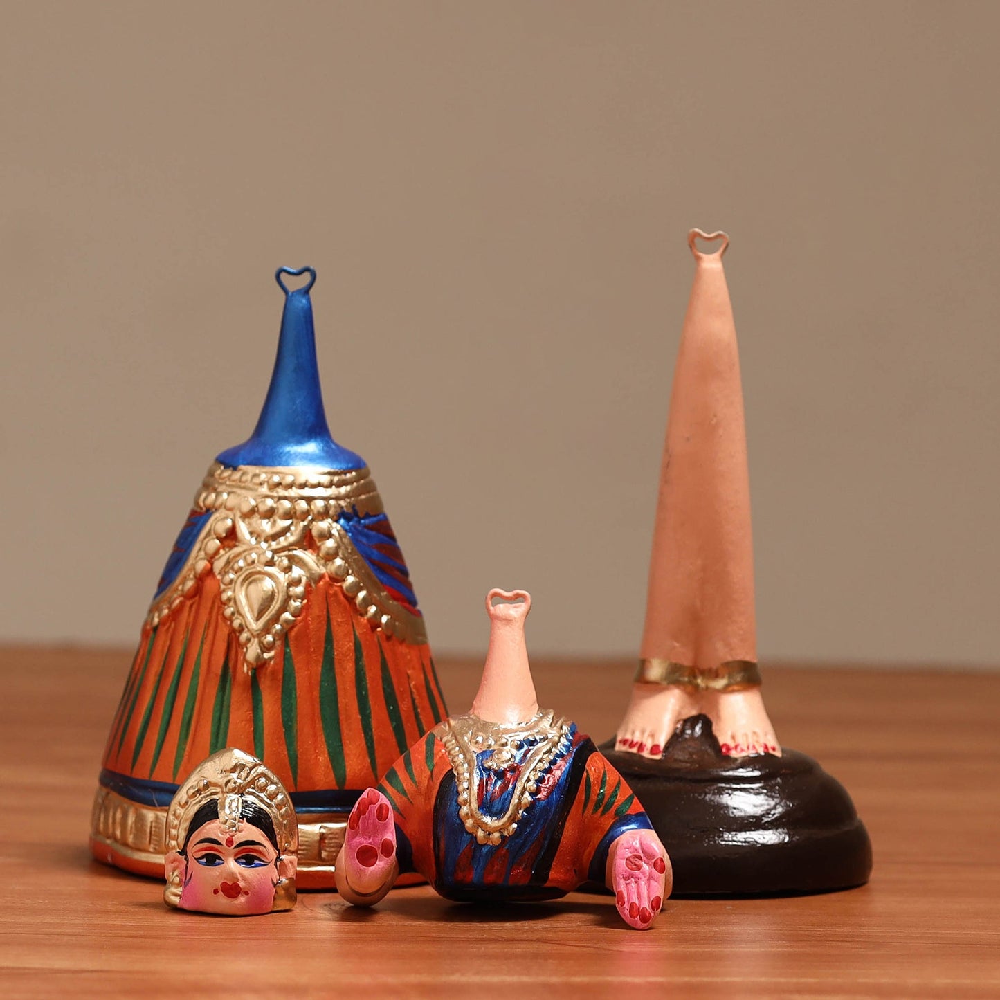Bobble head thanjavur traditional dancing doll 02
