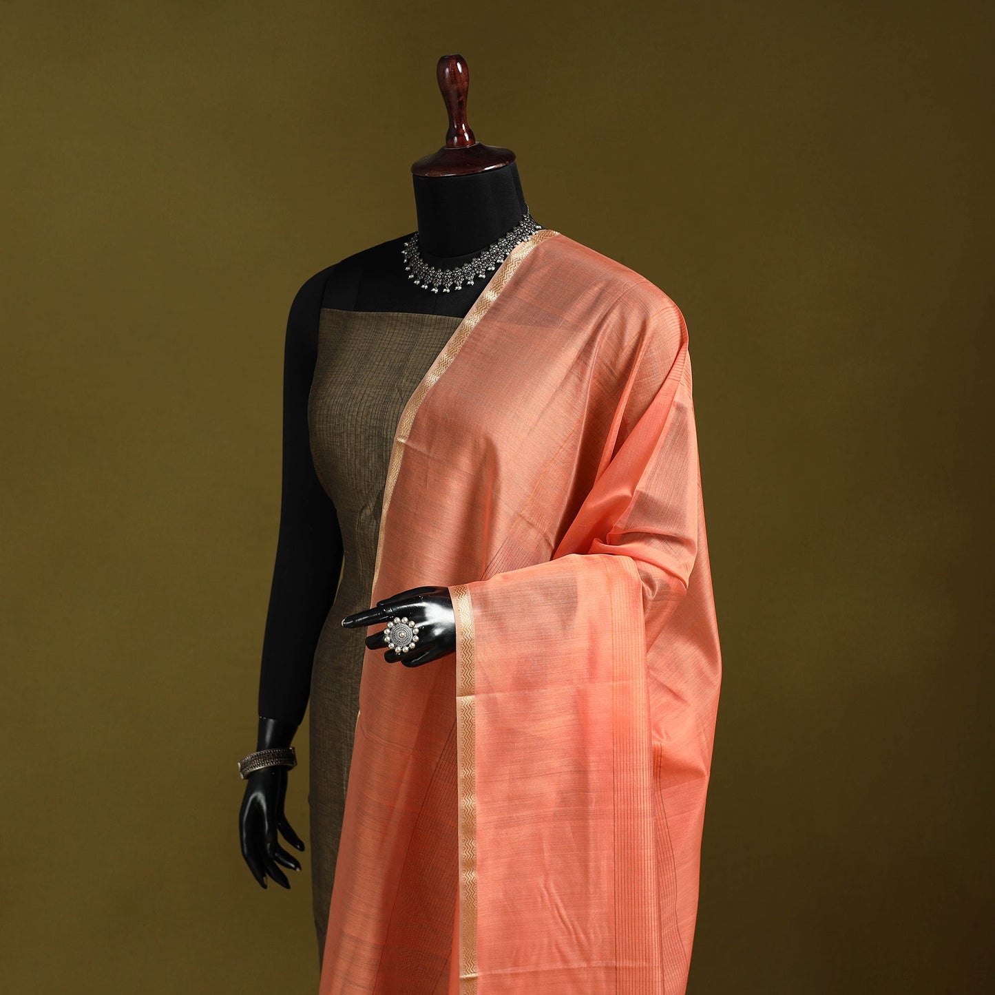 Handloom silk cotton maheshwari dupatta with zari border 04