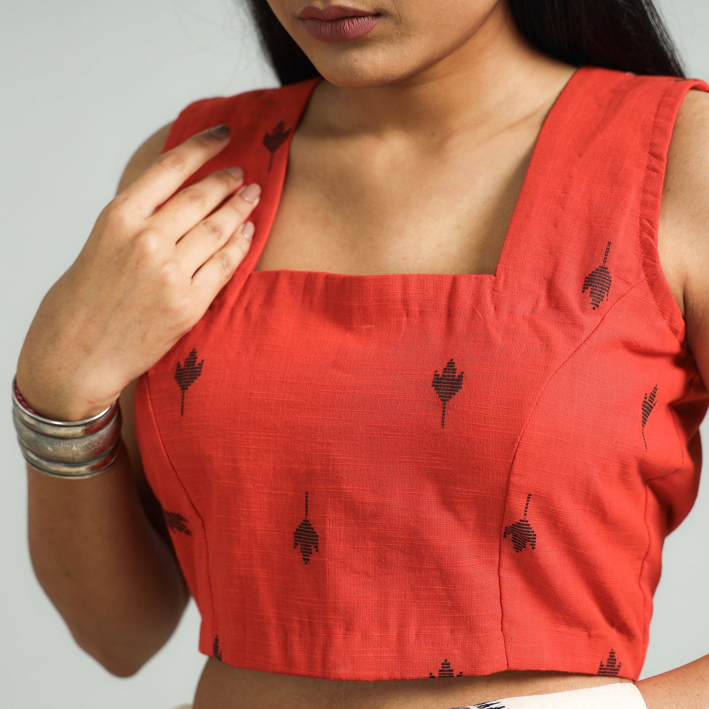 Buy Jacquard Weave Cotton Stitched Sleeveless Blouse Online at iTokri.com