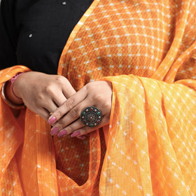 Buy Leheriya Tie-Dye Mothra Kota Doria Cotton Dupatta with Tassels Online at iTokri.com