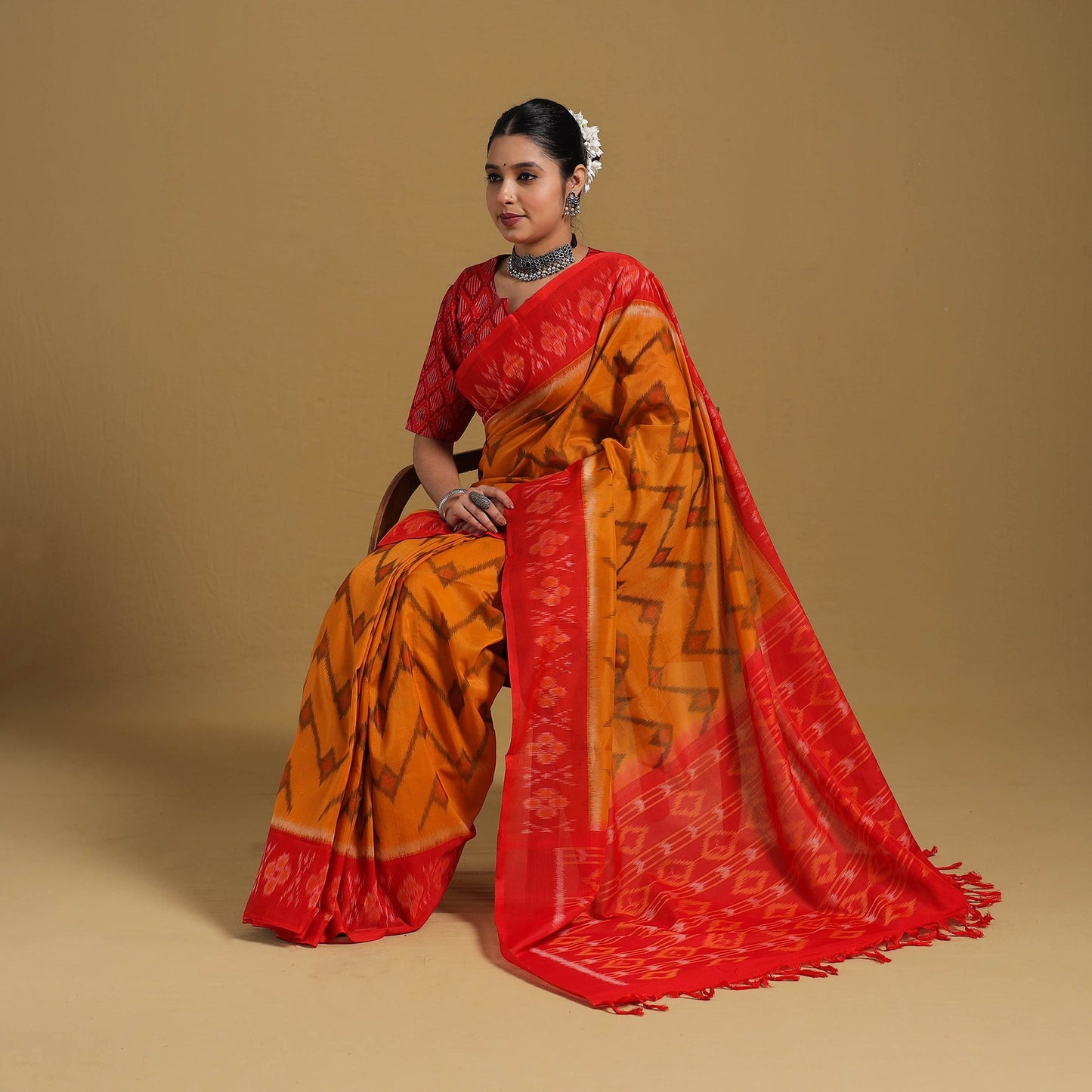 Orange - Telia Rumal Handloom Cotton Pochampally Double Ikat Saree 09