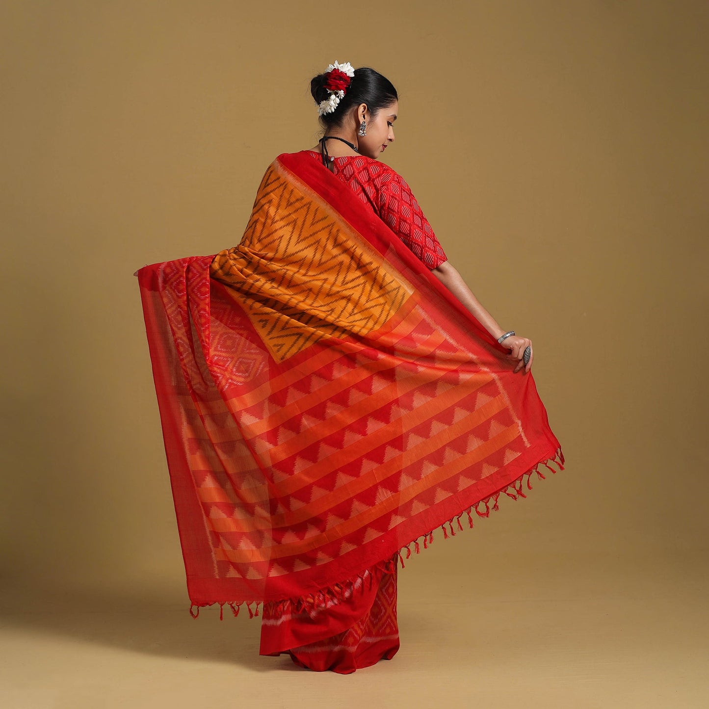 Orange - Telia Rumal Handloom Cotton Pochampally Double Ikat Saree 15