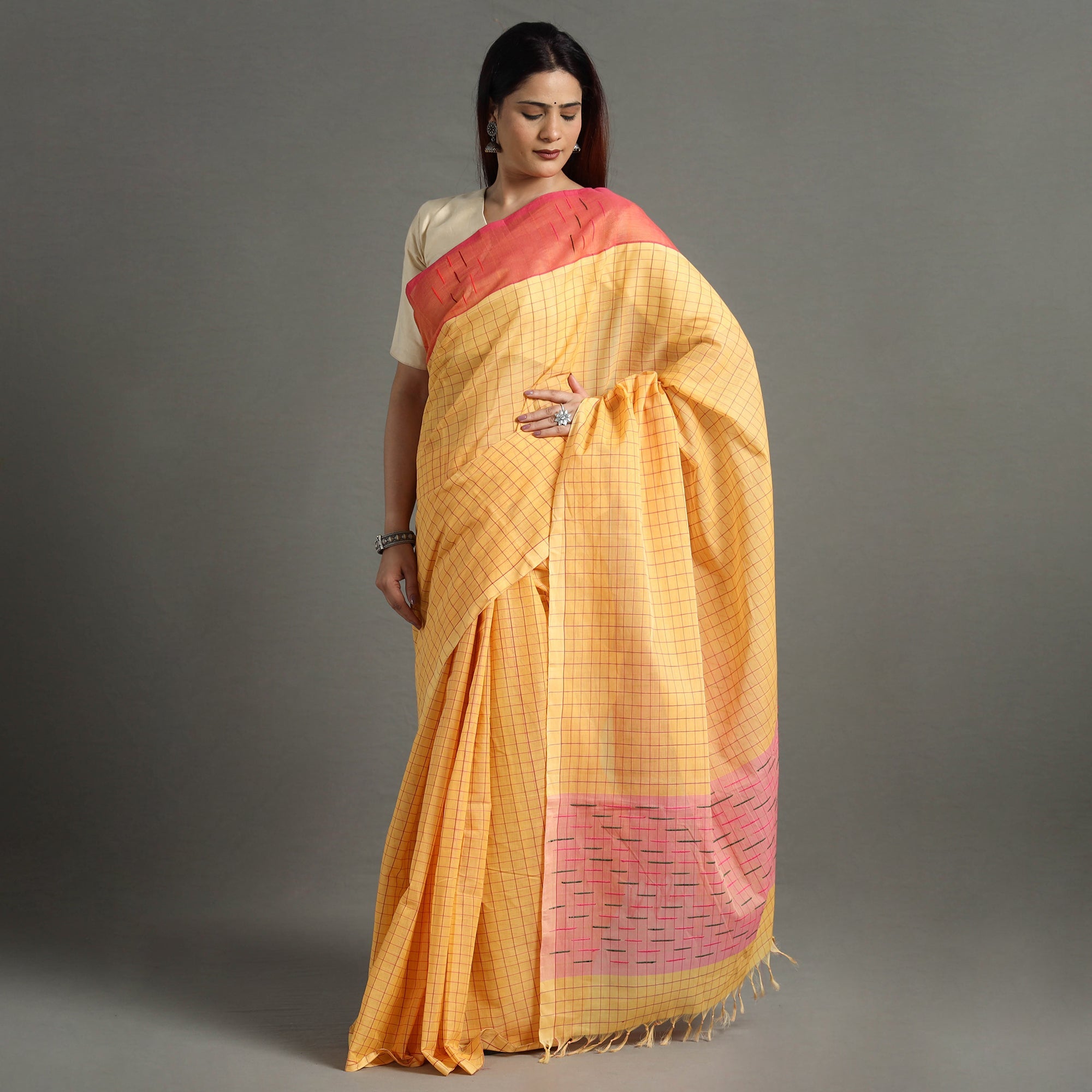  Traditional Venkatagiri Handloom Cotton Checks Saree 07 Online at iTokri.com