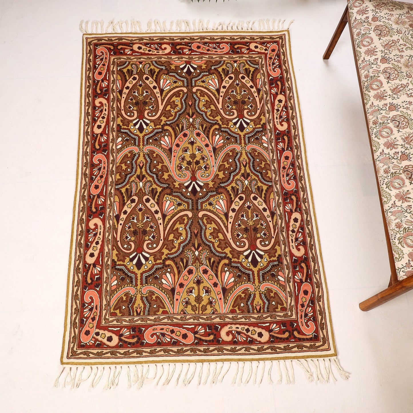 Original Chain Stitch Crewel Wool Thread Hand Embroidery Rug / Carpet