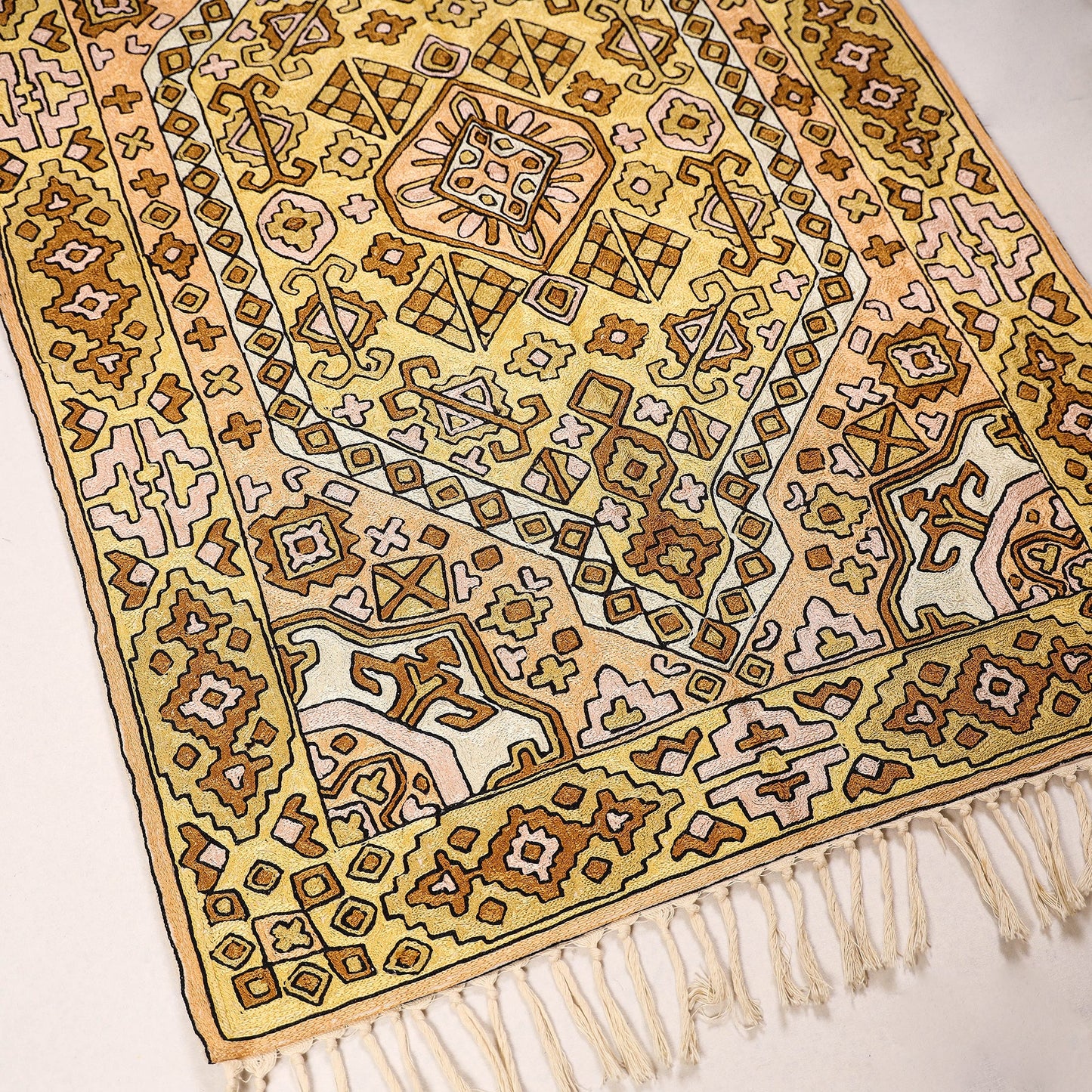 Original Chain Stitch Mulberry Silk Thread Hand Embroidery Rug / Carpet