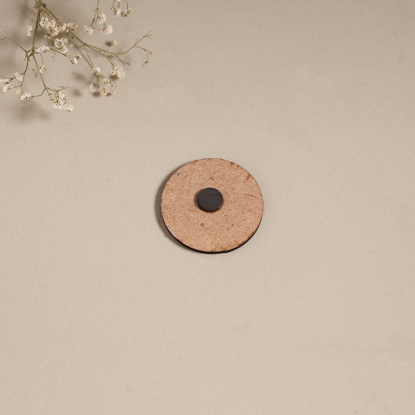 Patua handpainted wooden magnet 07 - handcrafted