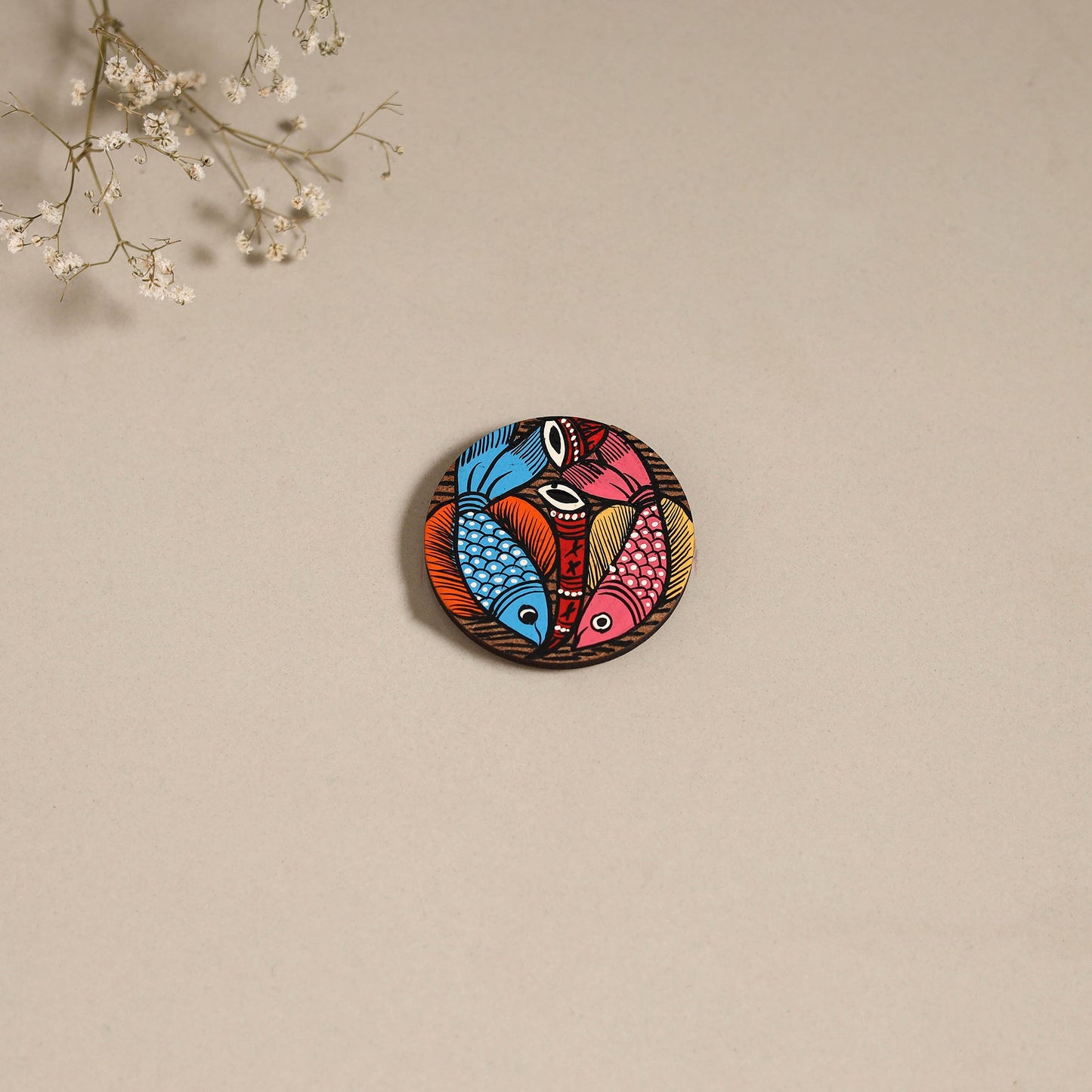 Patua handpainted wooden magnet 08 - handcrafted