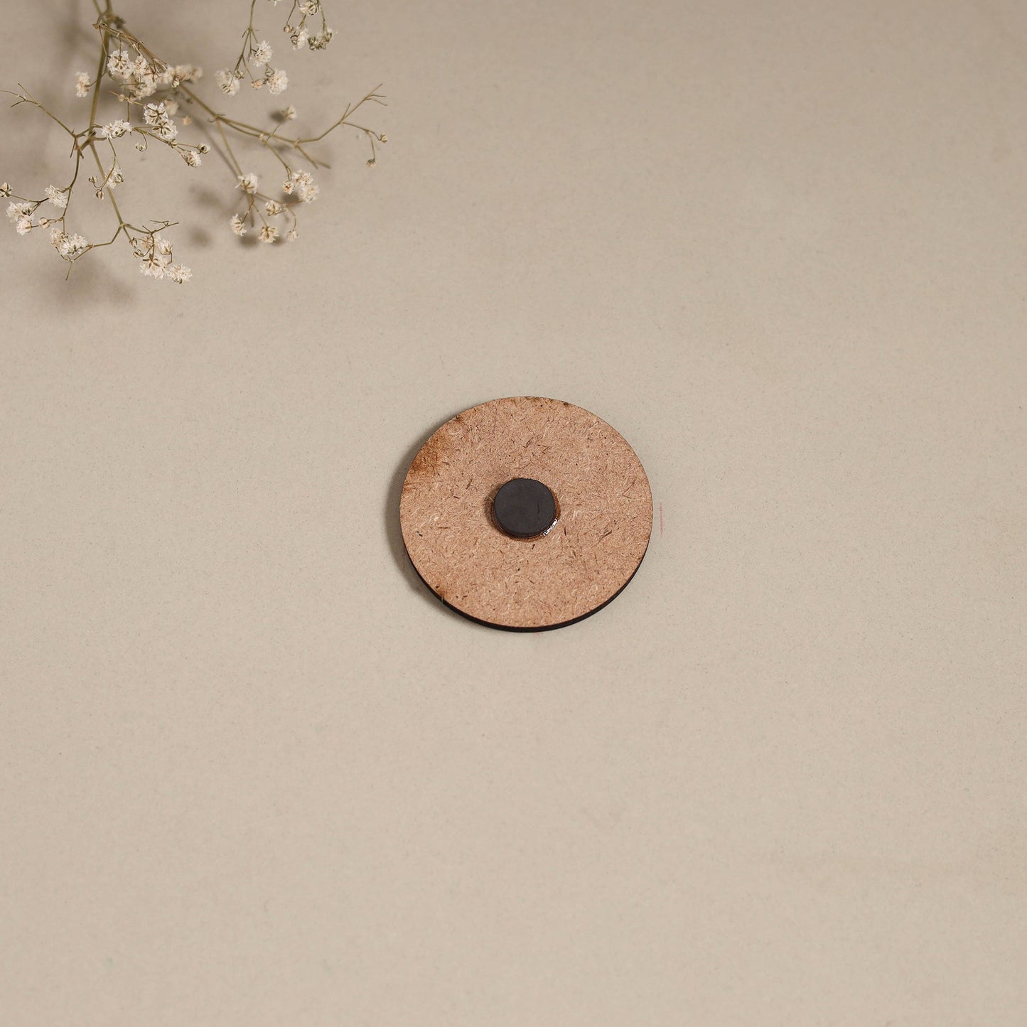 Patua handpainted wooden magnet 16 - handcrafted