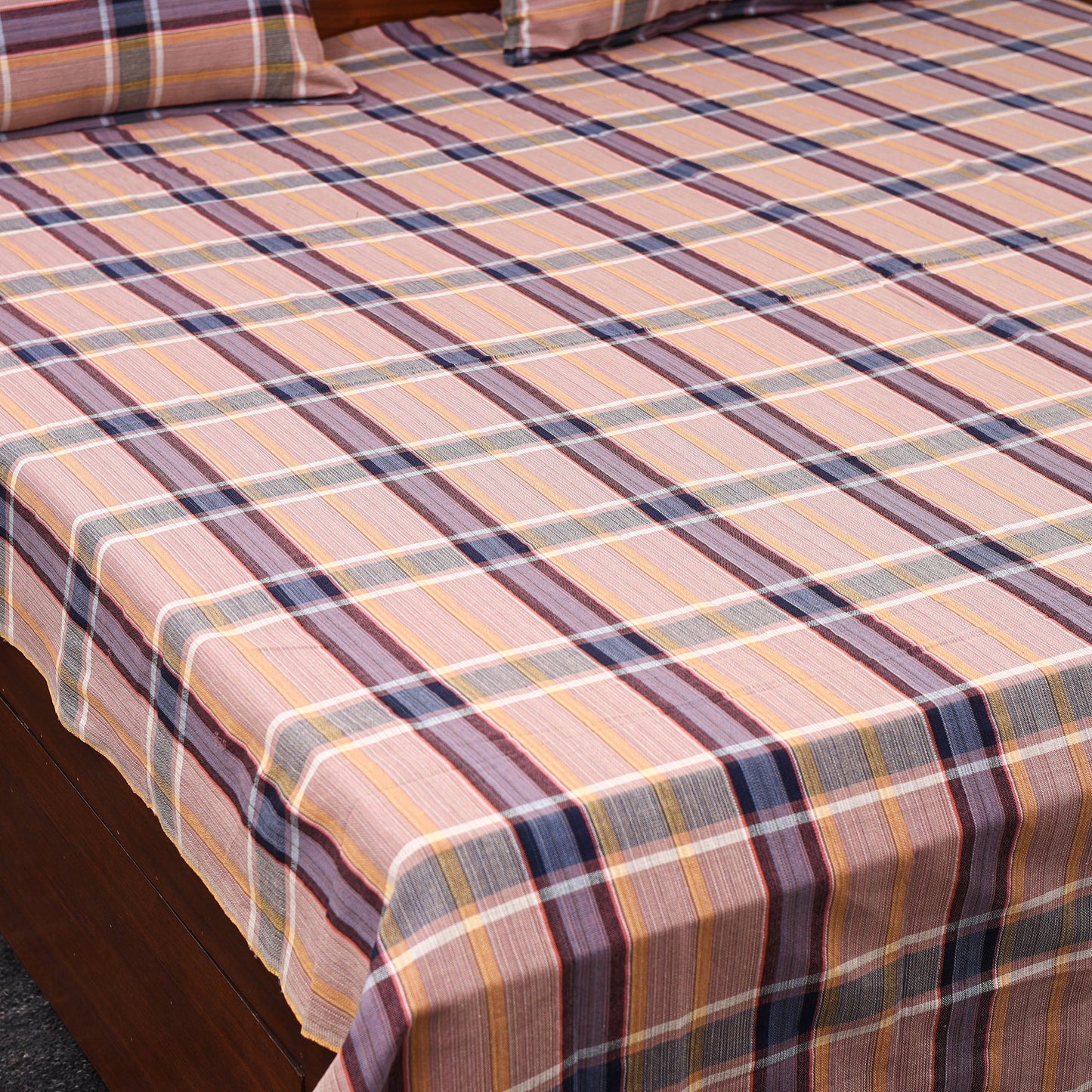 Peach - double handloom cotton bed sheet set (108 x 90 in)