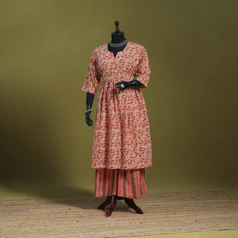 Peach - flared cotton hand batik suit set (set of 2) 12