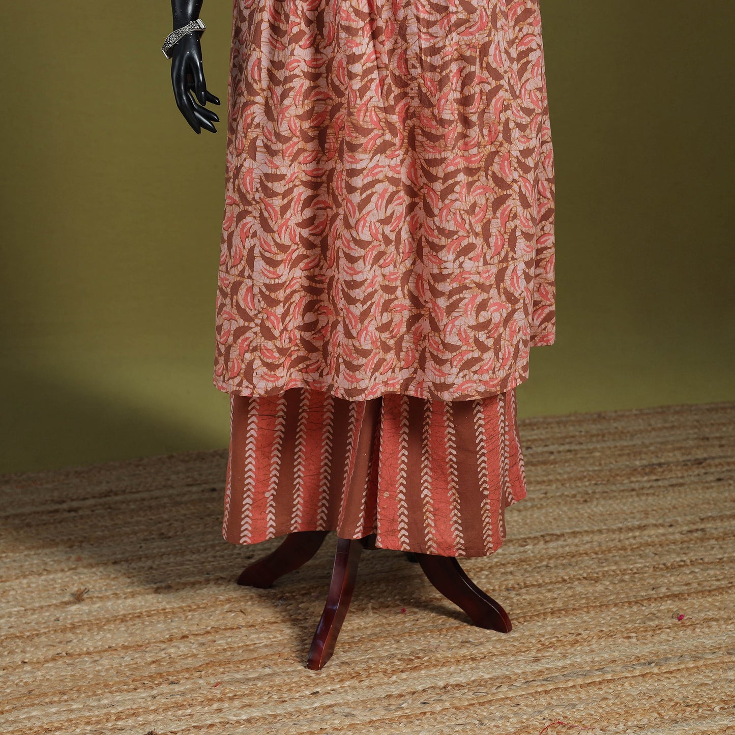 Peach - flared cotton hand batik suit set (set of 2) 12