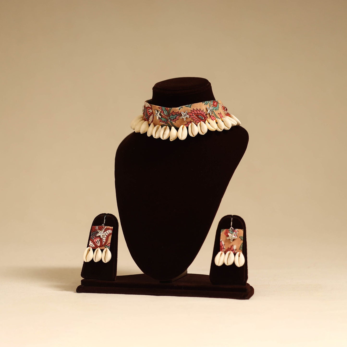 Peach - german silver fabart choker necklace set with shell