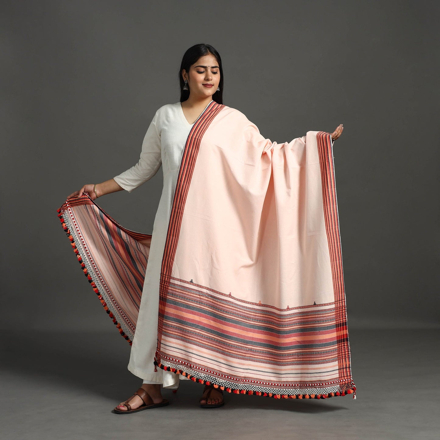 Peach - handloom fine cotton kutch bhujodi dupatta 06