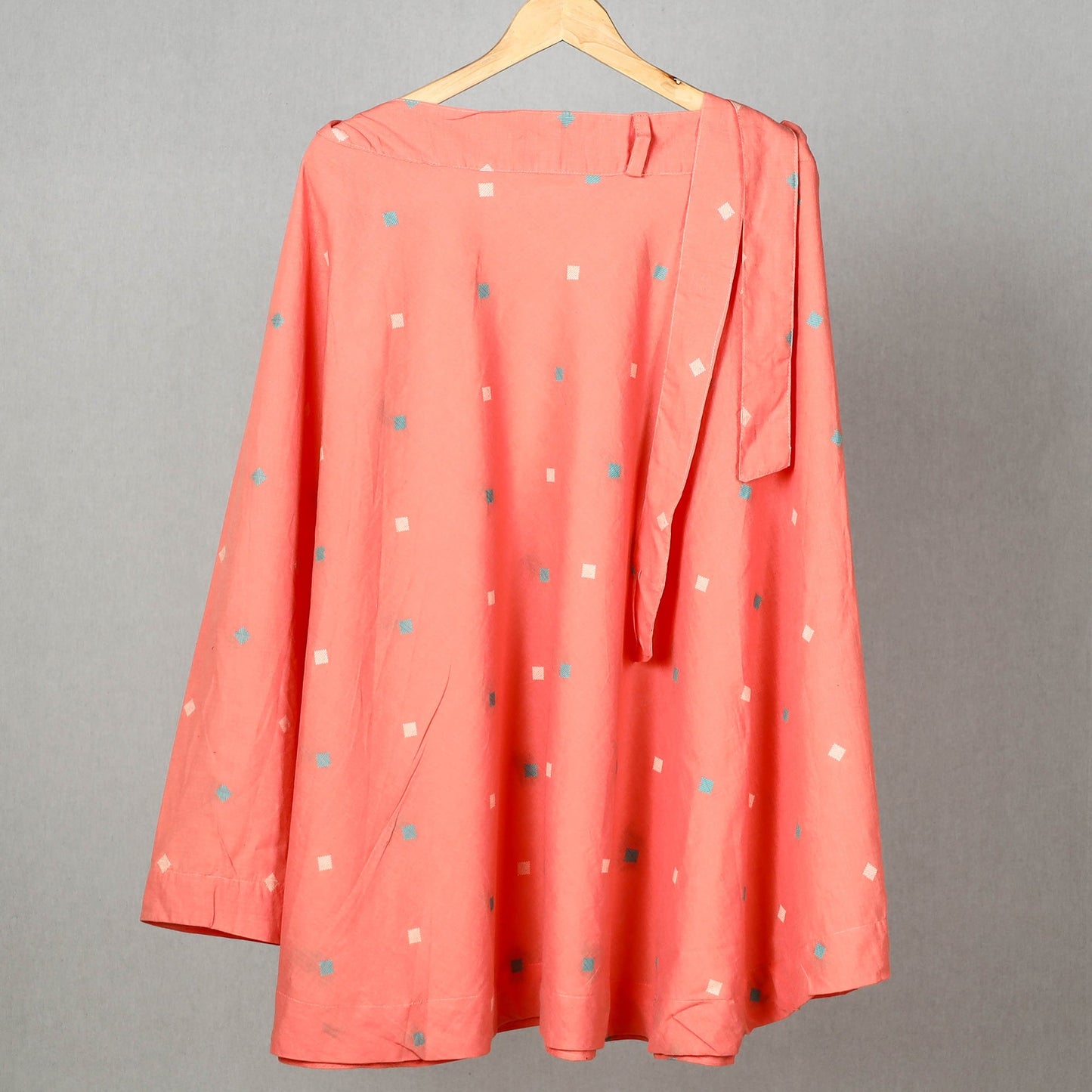 Buy Elegant Peach Jacquard Skirt for Women at iTokri