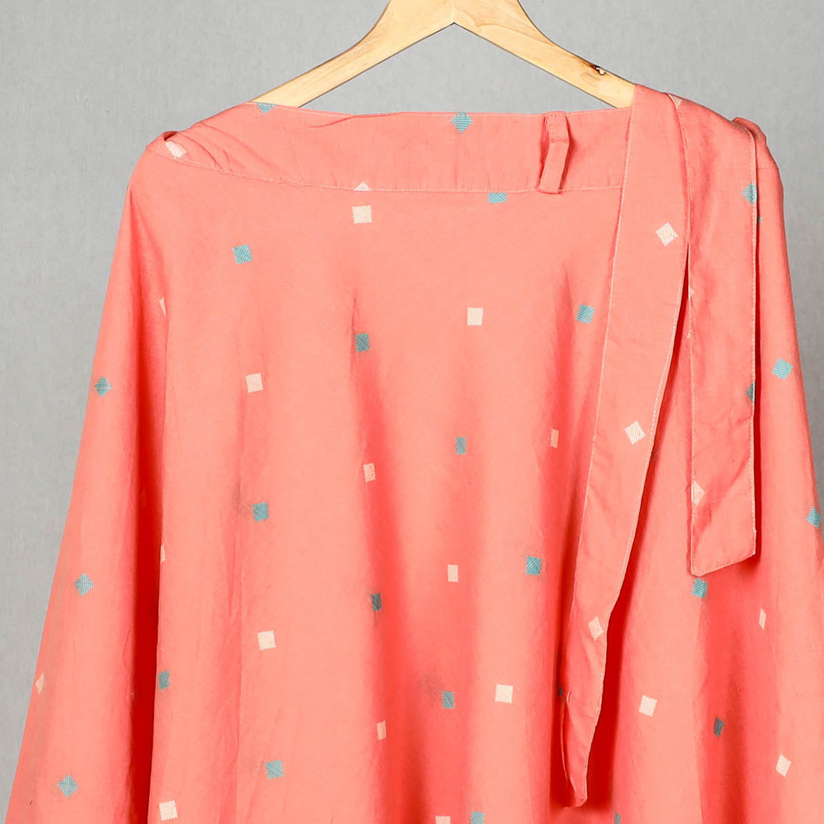 Buy Elegant Peach Jacquard Skirt for Women at iTokri