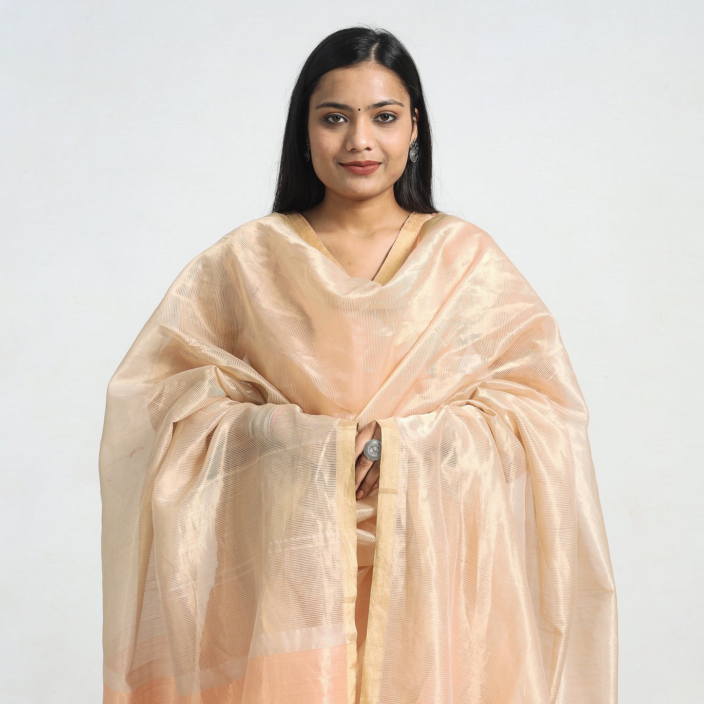 Buy Traditional Maheshwari Handloom Silk Cotton Tissue Zari Work Kurta with Dupatta Set Online at iTokri.com