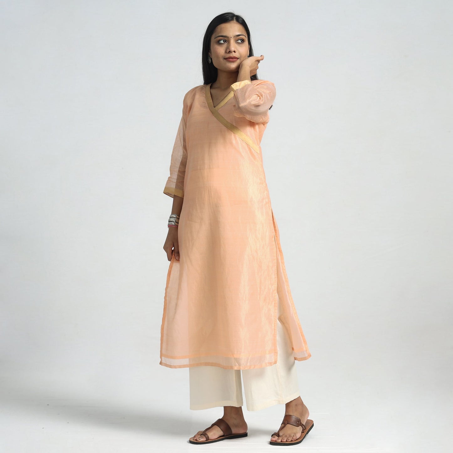 Buy Traditional Maheshwari Handloom Silk Cotton Tissue Zari Work Kurta with Dupatta Set Online at iTokri.com