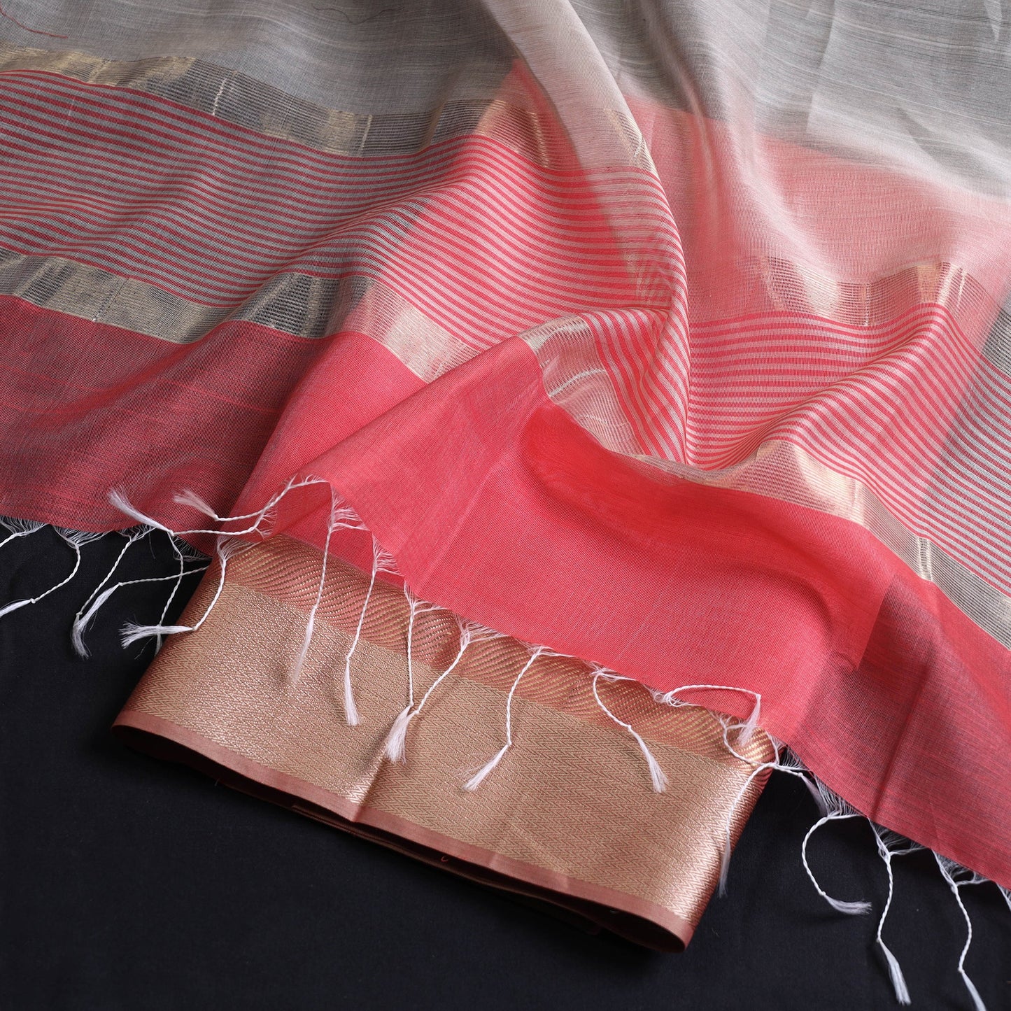 Buy 2pc Maheshwari Silk Handloom Suit Material Set with Resham Zari Border Online l iTokri.com