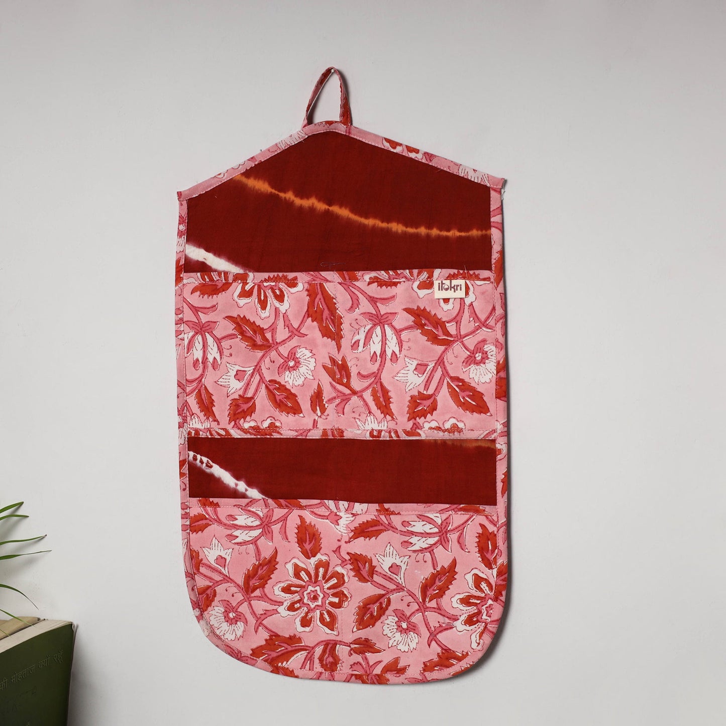 Pink - 4 pockets handcrafted cotton wall hanging letter