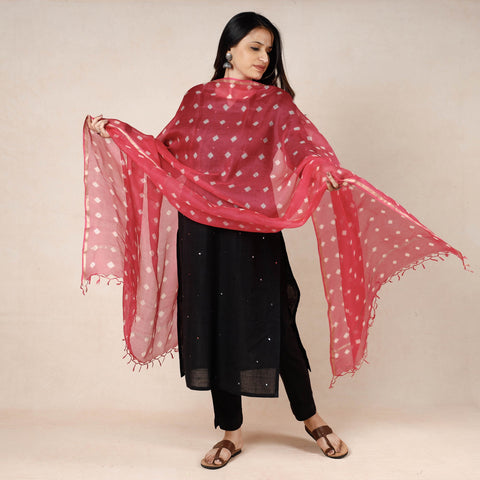  Bandhani Tie-Dye Kota Doria Silk Dupatta with Tassels Online at iTokri.com 