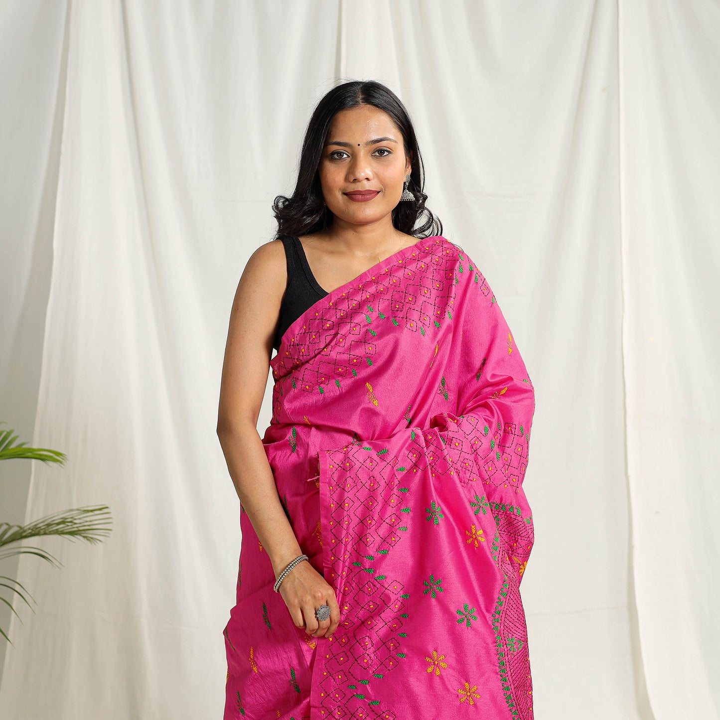  Buy Pink Bengal Hand Embroidery Silk Nakshi Kantha Saree