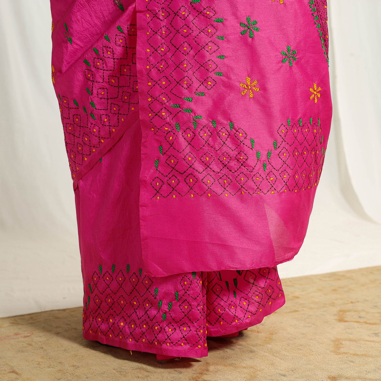  Buy Pink Bengal Hand Embroidery Silk Nakshi Kantha Saree