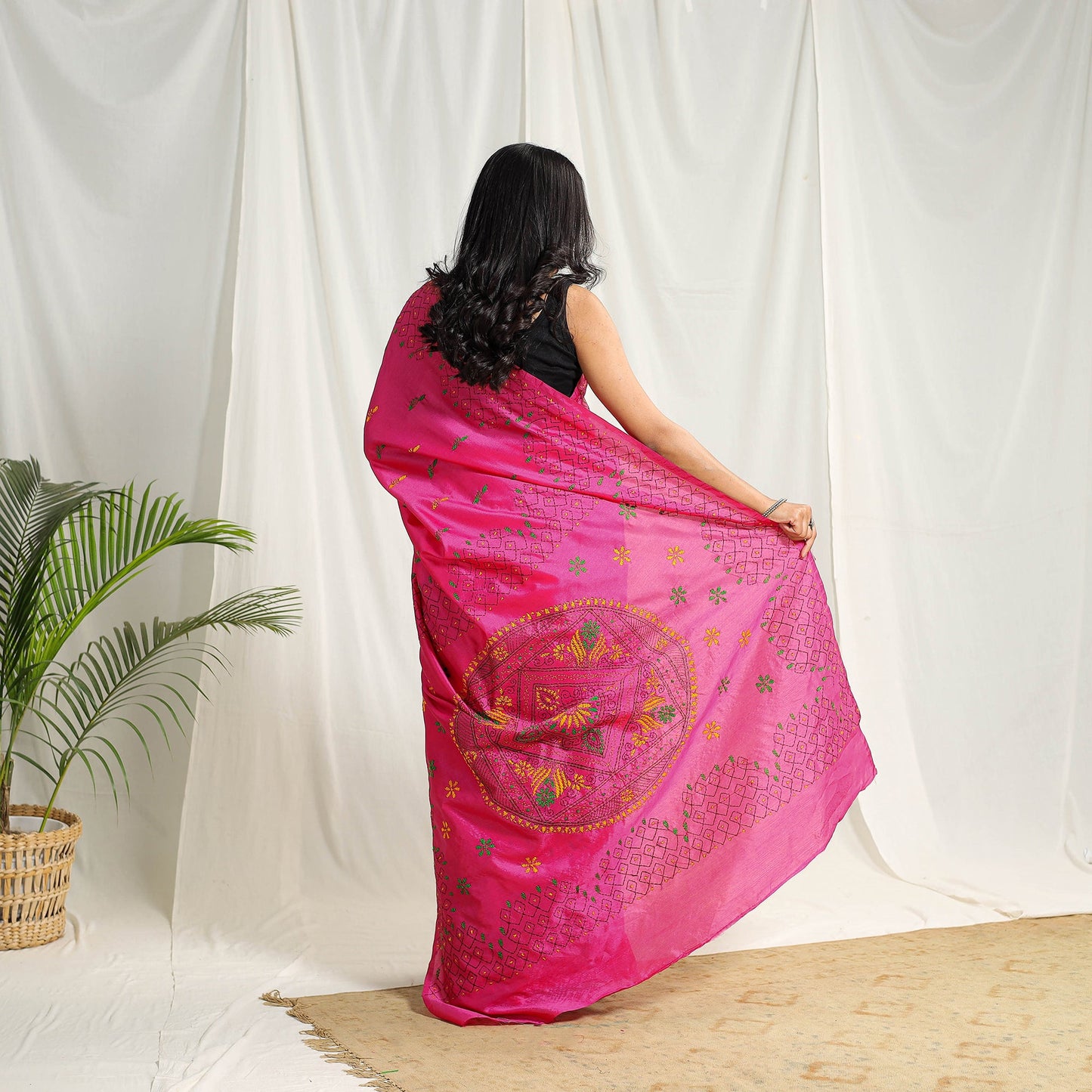  Buy Pink Bengal Hand Embroidery Silk Nakshi Kantha Saree