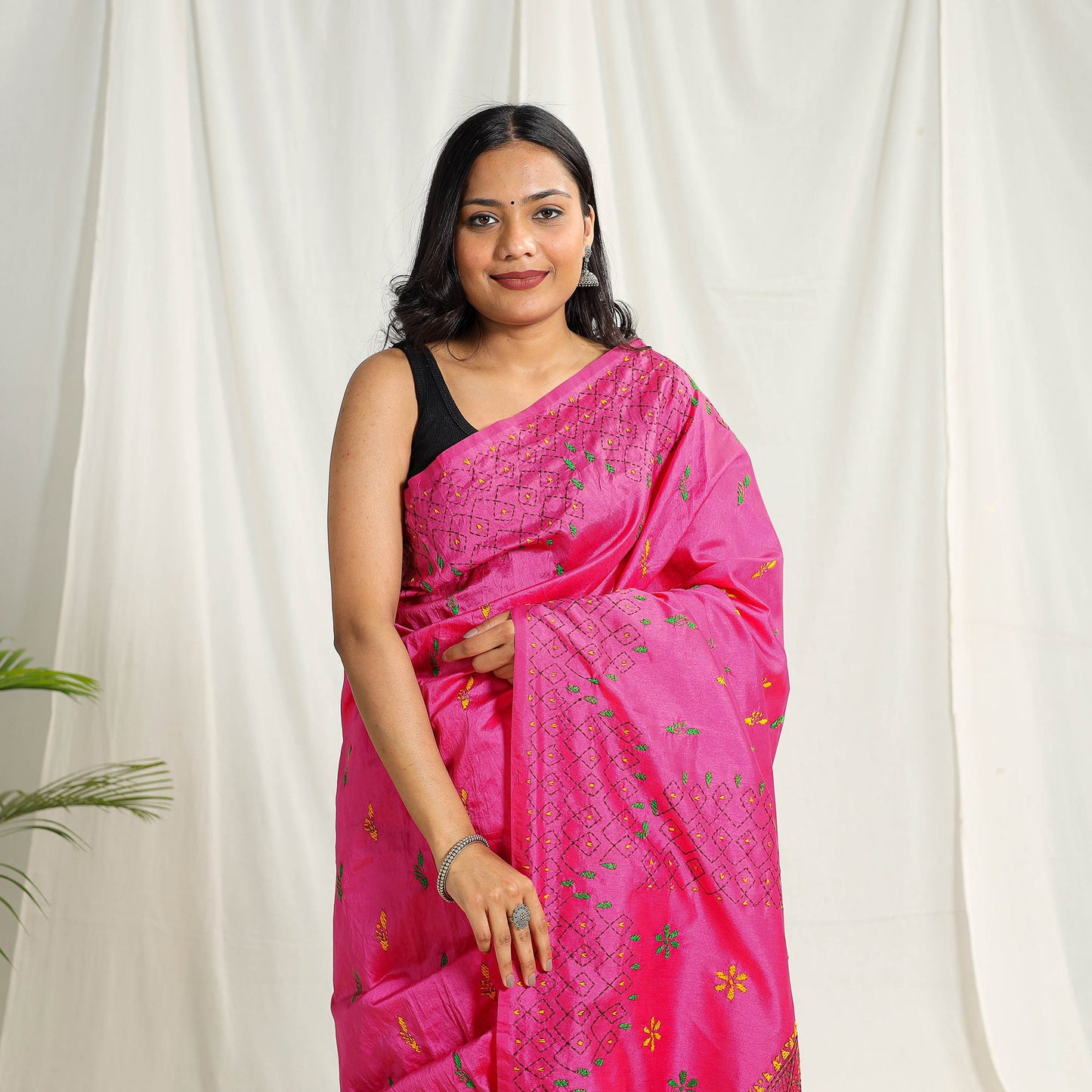  Buy Pink Bengal Hand Embroidery Silk Nakshi Kantha Saree