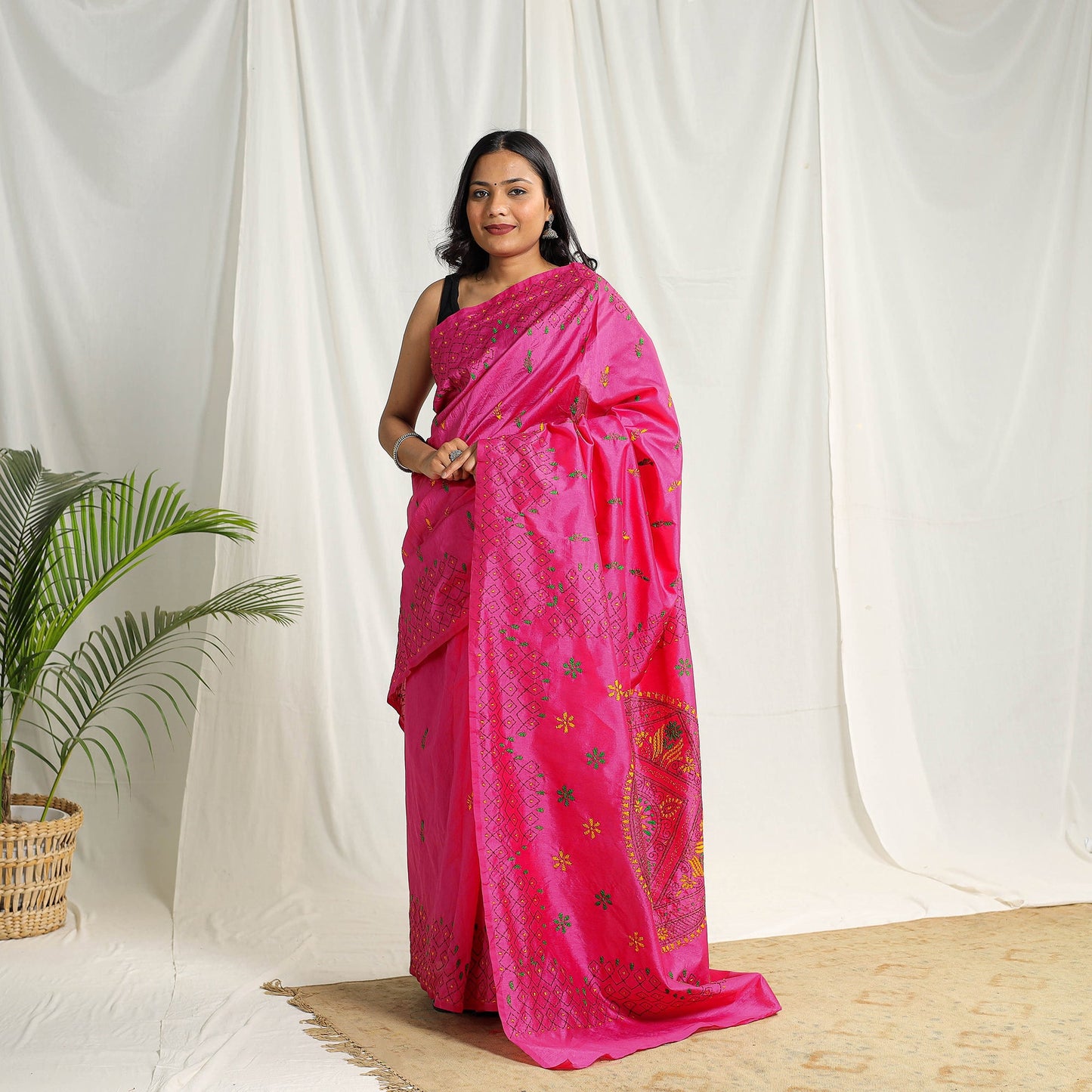  Buy Pink Bengal Hand Embroidery Silk Nakshi Kantha Saree