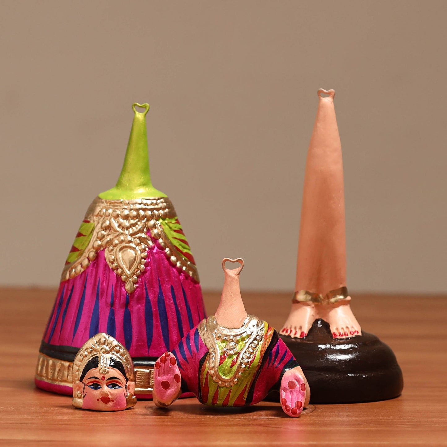 Bobble head thanjavur traditional dancing doll 04