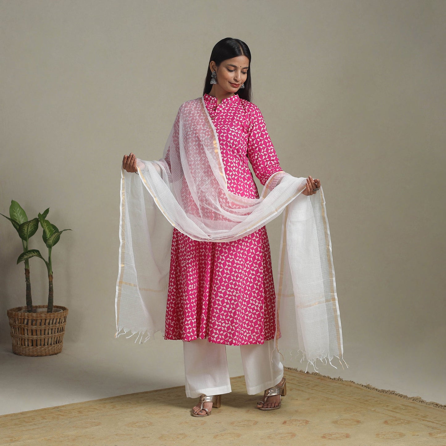 Pink Cotton Hand Batik Print Kurta Set (Set of 3)