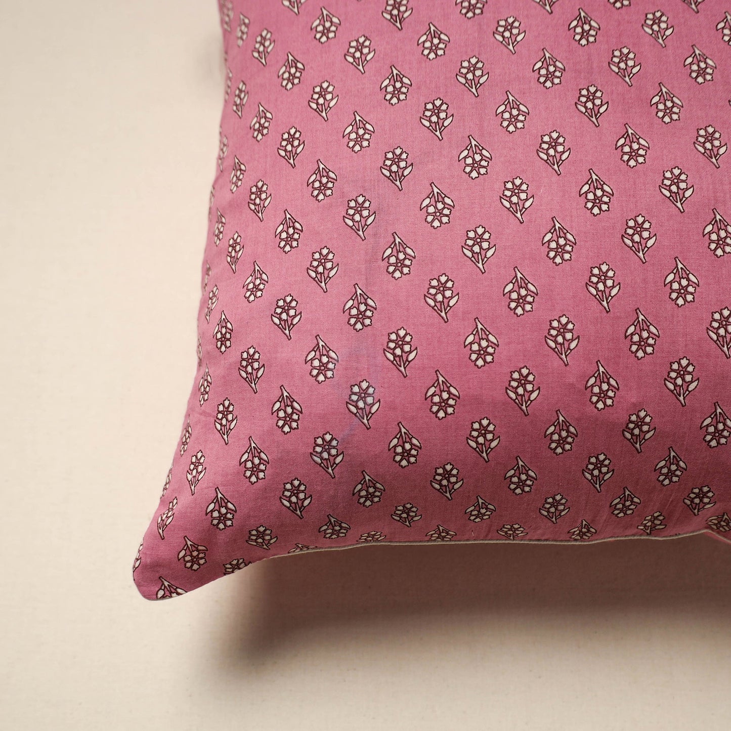 Cotton sanganeri cushion cover 40 - handcrafted