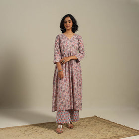 Pink Flared Cotton Jaipur Print Kurta Set (Set of 2)