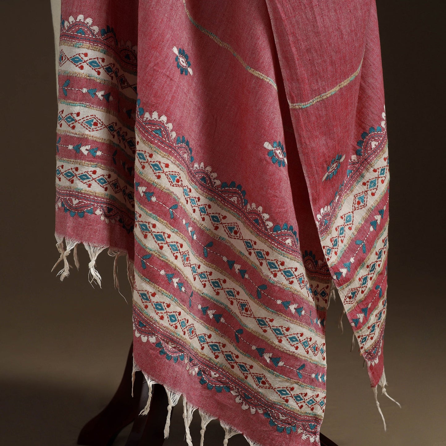 Pink Hand Embroidery Khes Handwoven Cotton Kantha Dupatta