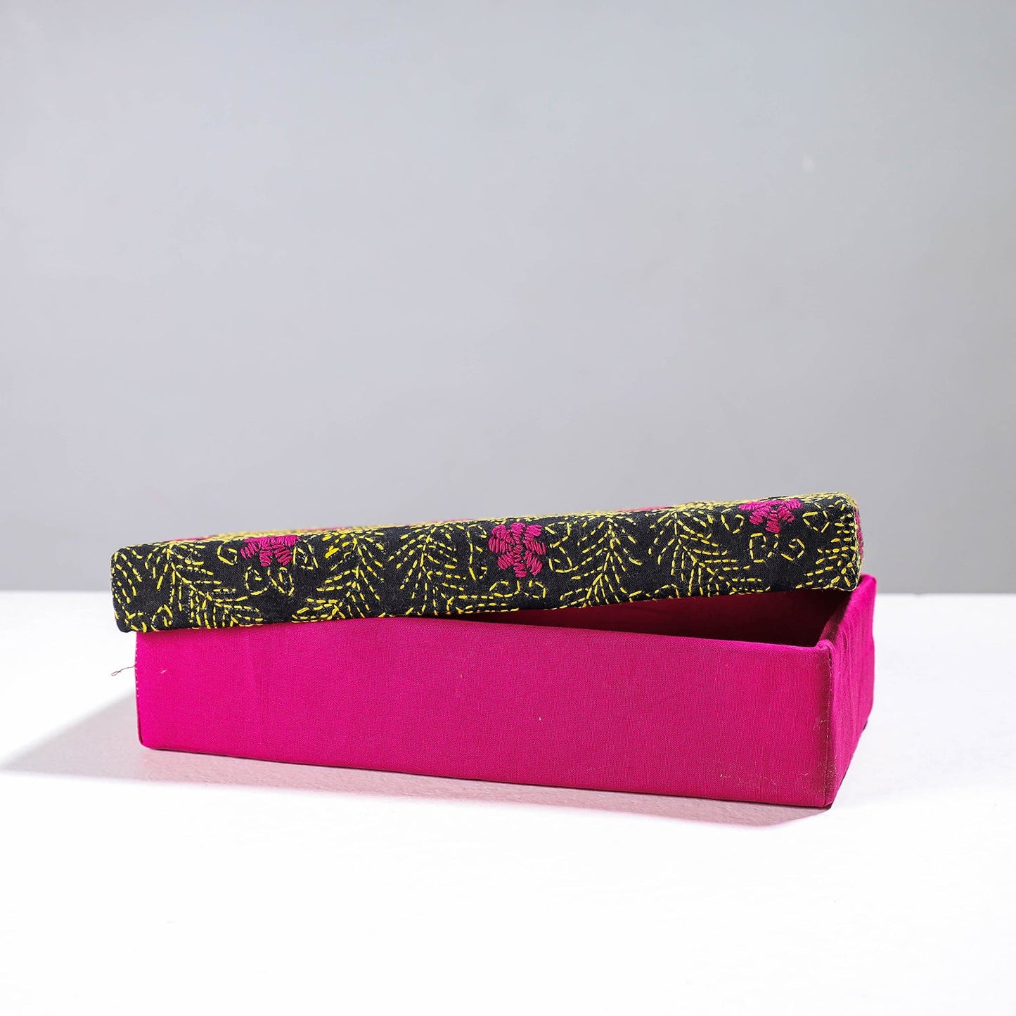  Pink Handcrafted Bengal Kantha Work Tissue Box