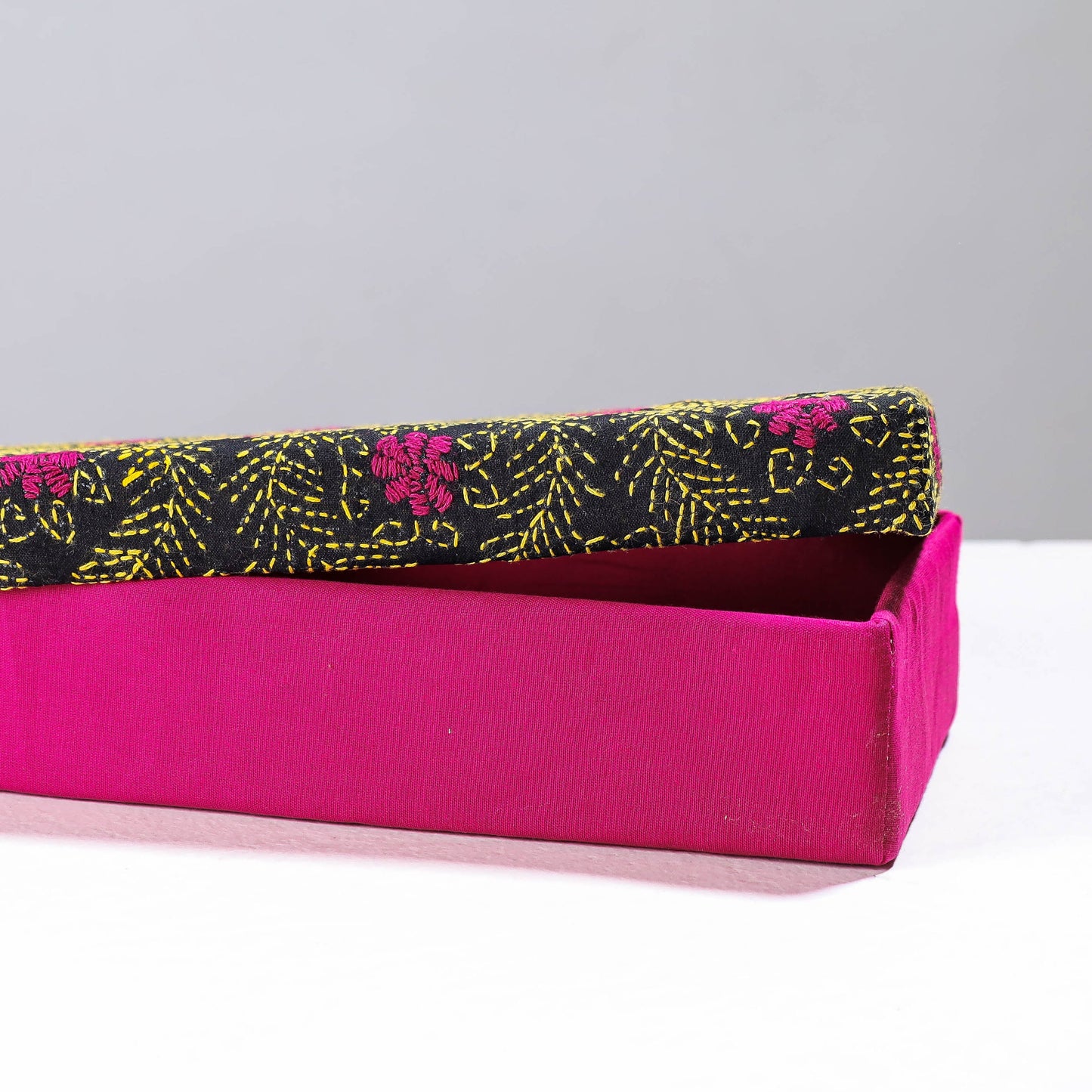  Pink Handcrafted Bengal Kantha Work Tissue Box