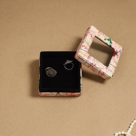 Handcrafted printed fabric ring/earring box 41